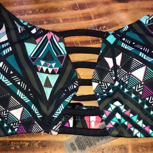 Pink Victoria’s Secret bikini top Aztec print size XS swim suit top​​​ - Picture 4 of 7